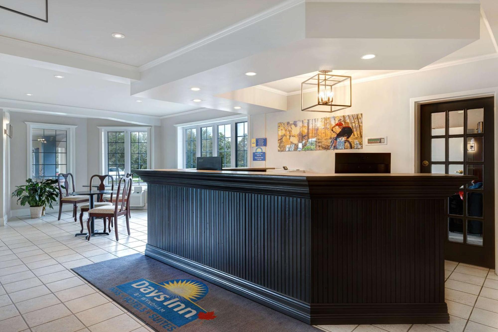 Days Inn By Wyndham אדמונדסטון מראה חיצוני תמונה